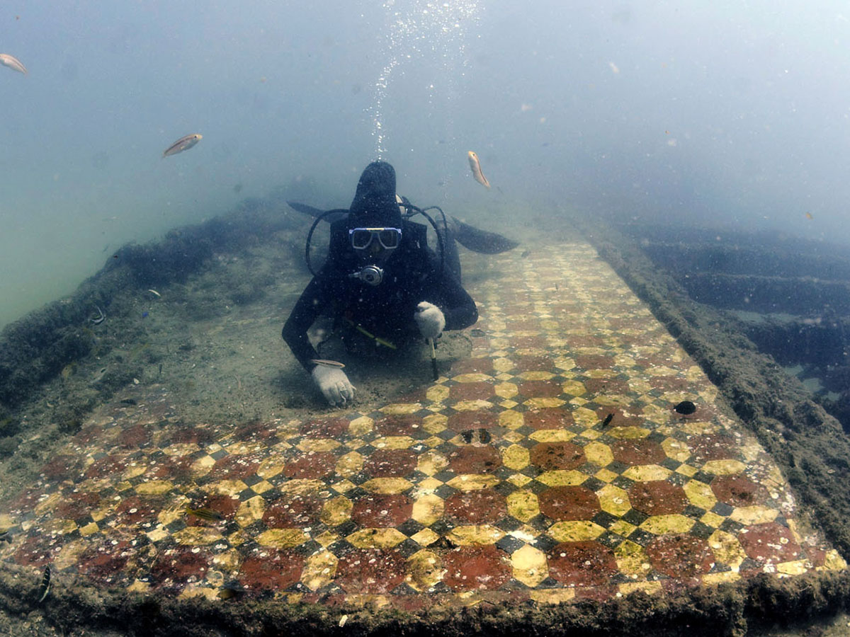 The deck floor with decorated clay tiles