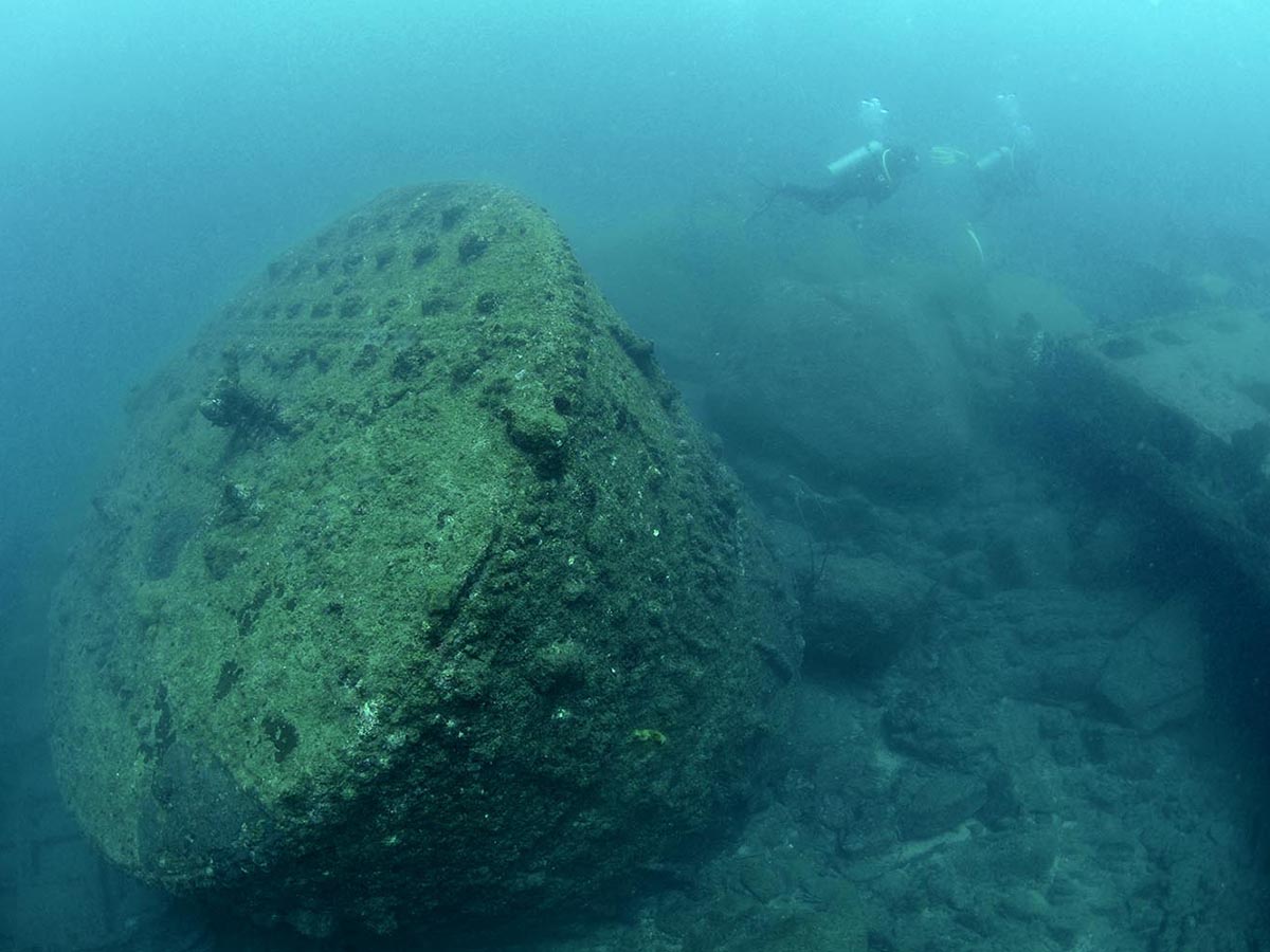 Boiler fallen outside the hull